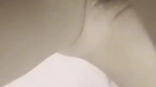 大一学生妹和炮友啪啪，顔值不赖