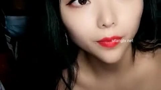 菲律宾少女在近距离口交后接受了面部射精