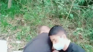 石头记坐在安徽女人的脸上