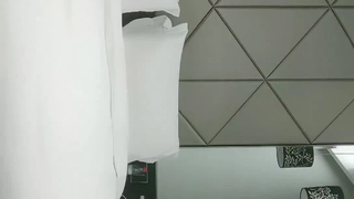 大学生Violetta Scott渴望无尽的黑色阴茎在她的屁股里