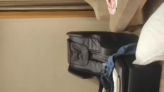 清纯系天花板！呆萌美少女颜宝！小美女很会玩，白嫩美乳超嫩粉穴，道具插穴舔奶子，娇滴滴表情
