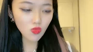 妖艳妹子白色衬衣单腿黑丝自慰秀 床上振动棒抽插逼逼无毛翘着屁股 很是诱惑喜欢不要错过