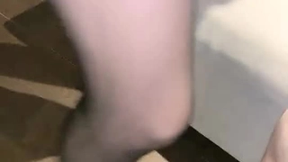 塞着狐狸尾巴的黑丝男娘，真想多养几个呢