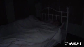 丰满的大学美女穿着服装自制视频