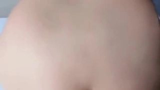 骚逼喜欢别人看她挨操(最后射到屁股上)